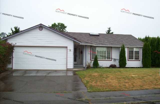 STATUS: AVAILABLE | R142C | $1995 - 305 Waunch Street, Centralia, WA 98531