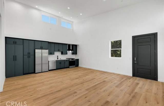 22920 Califa Street photos photos
