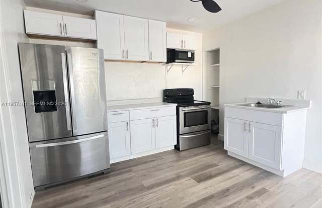 1711 Thomas St photos photos