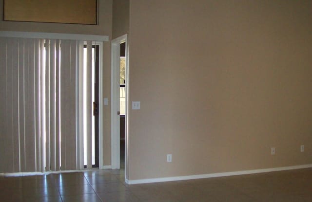 802 E ROSEMONTE Drive Gallery 3