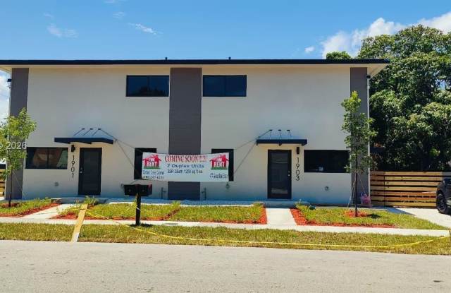 1901 NW 51st Ter photos photos