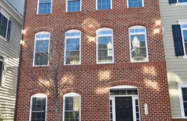Beautiful 3 Story - End Unit Townhome In Sought Out Maple Lawn! photos photos