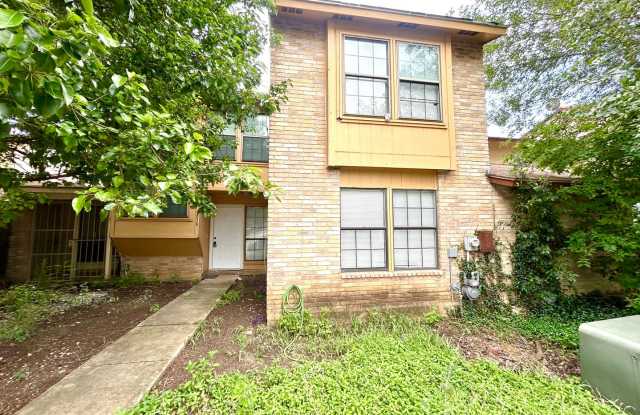 **APPLICATION RECEIVED** Available Now! 3 Bedroom / 2 Bath Home Near Randolph AFB! - 8036 Winsford Drive, Bexar County, TX 78239