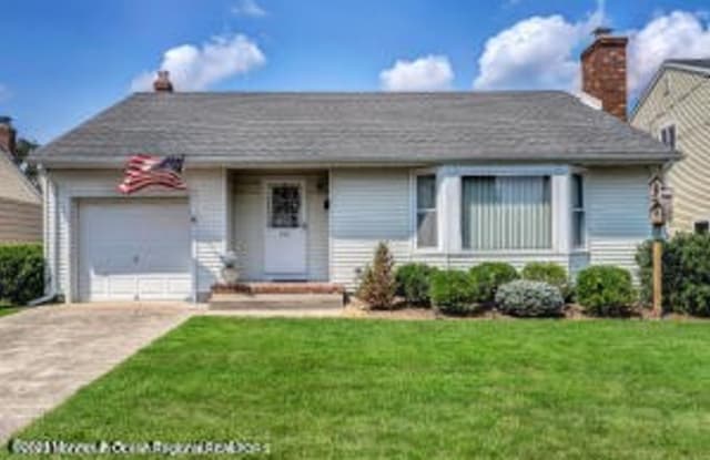 409 Richard Avenue - 409 Richard Avenue, Point Pleasant Beach, NJ 08742