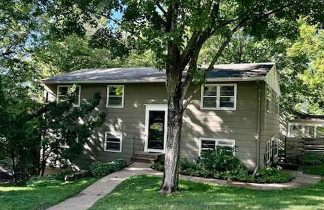 301 Walker Avenue North photos photos