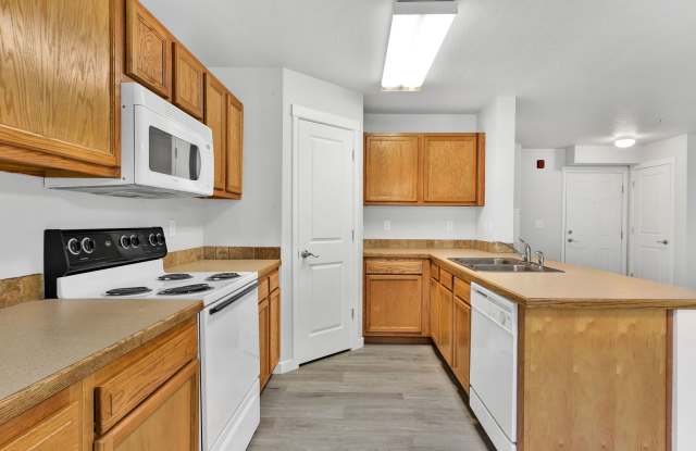 6823 NOAH Gallery 3