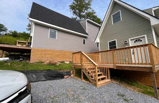 Beautiful new construction off Rivermont! Next to the river! photos photos