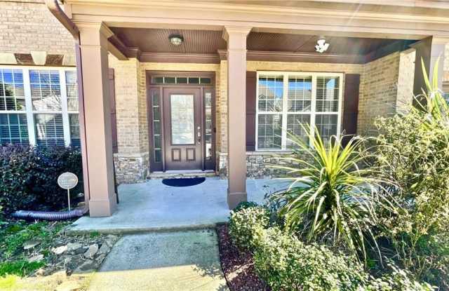 1015 Crescent Ridge Drive Gallery 4