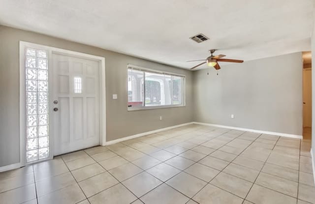 7623 Rottingham Road Gallery 3
