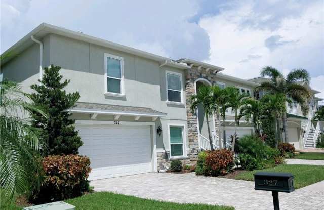 327 MANATEE LANE Gallery 2