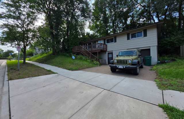 $1,750| 3BD 2BA| 1125 Barland Street| Available 08/01/2025! photos photos