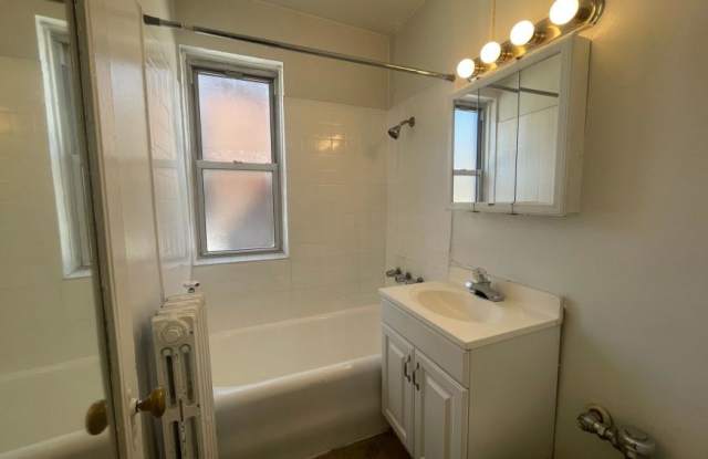 434 W Wellington photos photos