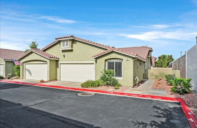 2 Bedroom Green Valley Town Home - 100 Painted Valley Street, Henderson, NV 89074