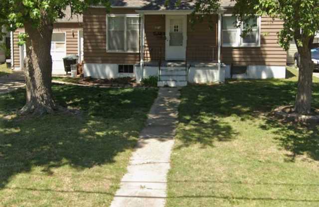 2 Bedroom, 1 Bathroom House with attached single garage photos photos 2 Bedroom, 1 Bathroom House with attached single garage photos photos