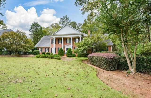 1640 Lazy River Lane Gallery 3