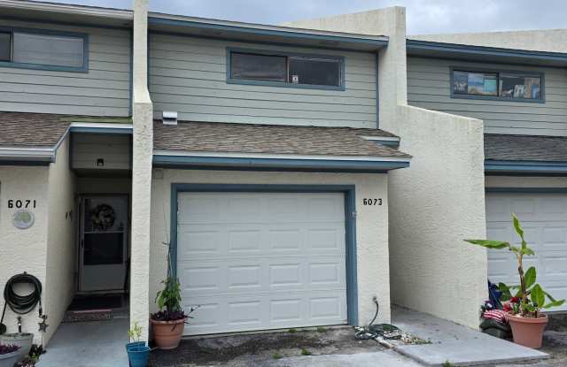 Here is your 3bed/3bath home on the water! photos photos