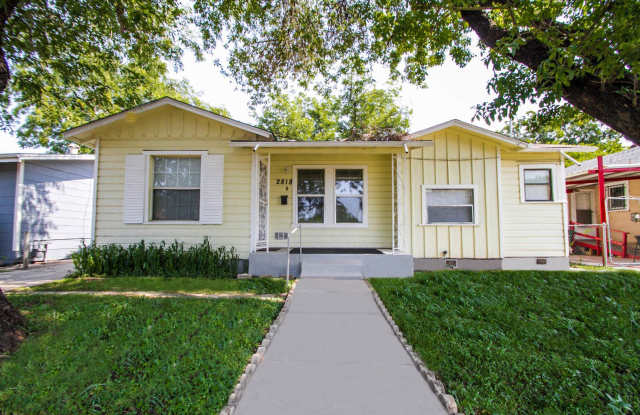 Close to Local Amenities and Downtown photos photos