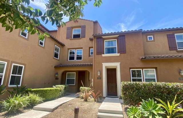 Beautiful Upgraded 3br 3.5 baths 2 car Garage Granite Kitchen $3890 photos photos