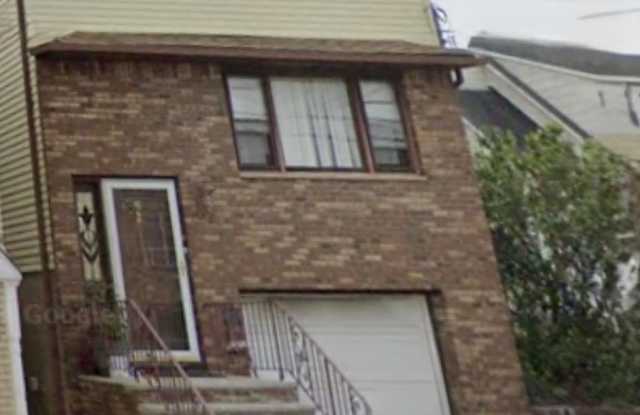 92 MALCOLM AVE photos photos