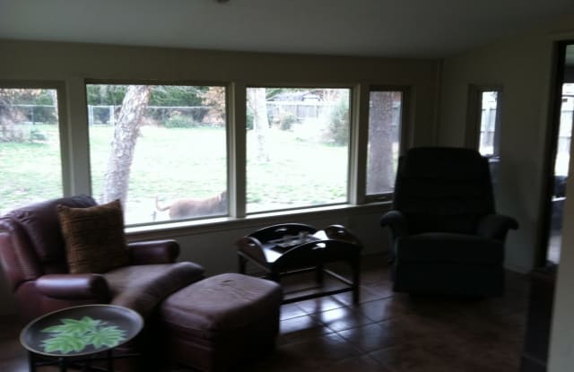 3021 North Elizabeth Avenue - 3021 North Elizabeth Avenue, Fayetteville, AR 72703