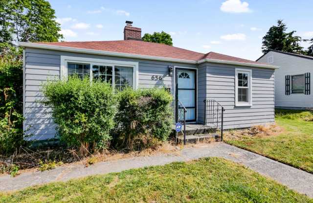 2 Beds and 1 Bath Charming Single-Family Home is Available for Rent! photos photos