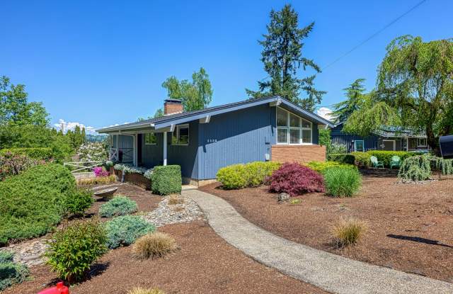 4 Bed / 3 Bath in the Hallinan Neighborhood photos photos