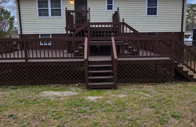 Spacious 4-Bedroom Home with Large Fenced Backyard & Two-Story Deck Gallery 4
