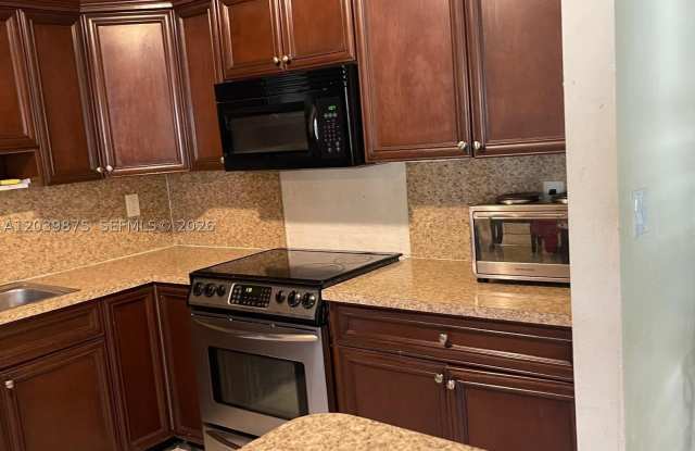 2230 NW 32nd Ter photos photos