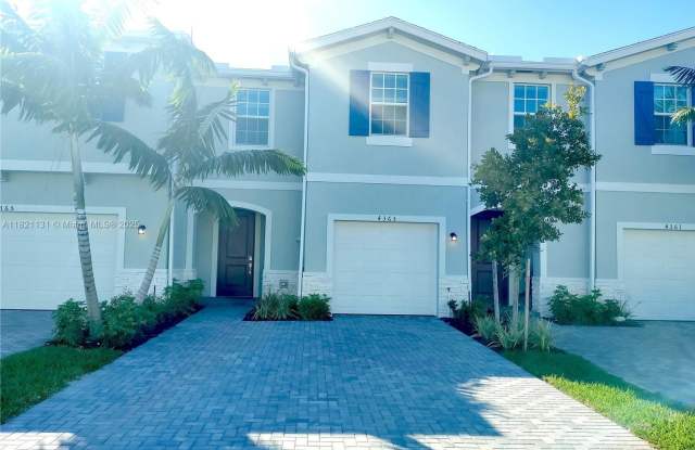 4363 Hammock Grove Dr photos photos