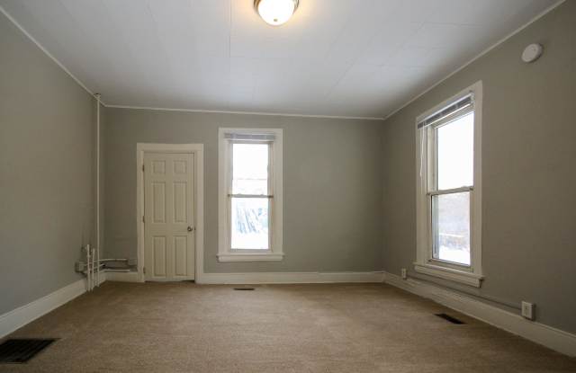 33 George Street East - 1W Gallery 3