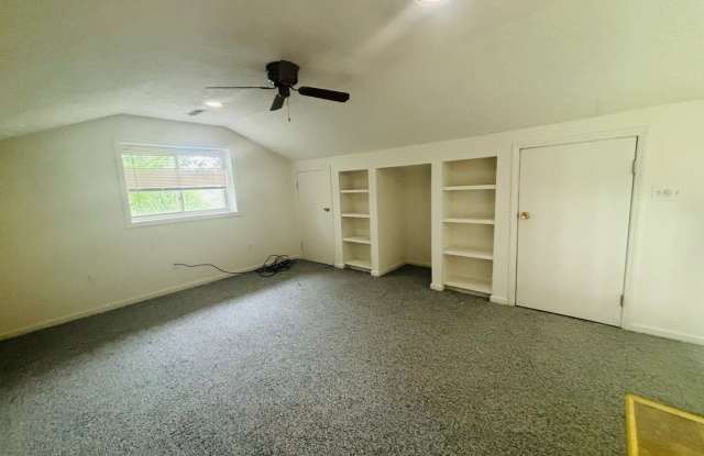 1 Bedroom 1 Bath Duplex Gallery 4