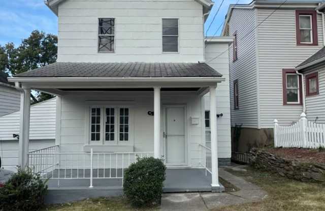 Charming 4BR Home in Pittsburgh, Section 8 Considered!! Gallery 1