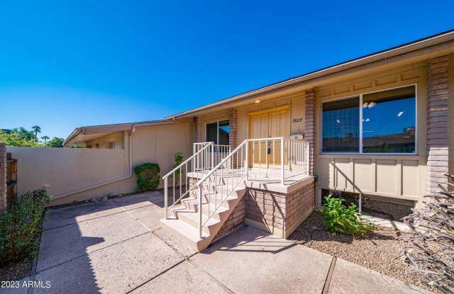7607 E MINNEZONA Avenue Gallery 2