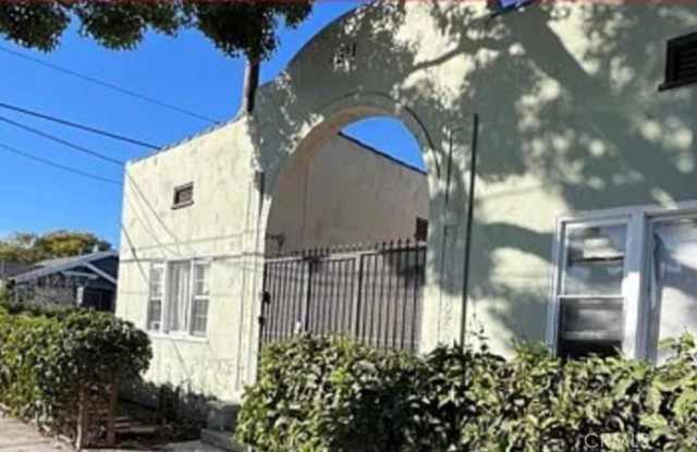 551 W 10th Street photos photos