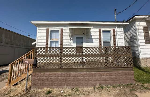 2 Bed 1 bath house available now - 5 Grace Street, Council Bluffs, IA 51503 2 Bed 1 bath house available now - 5 Grace Street, Council Bluffs, IA 51503
