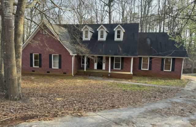 308 Wynterhall Dr - Available Jun 28. 3BDRM, 3BA Ranch Style Home in Hillandale South Neighborhood. HVAC Installed in 2024. - 308 Wynterhall Drive, Griffin, GA 30224