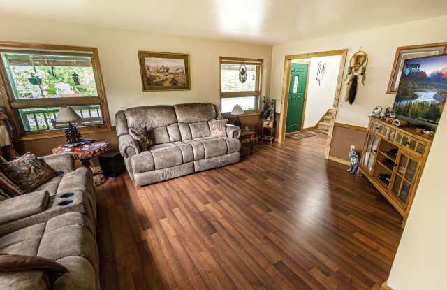 11070 E Equestrian St Gallery 2