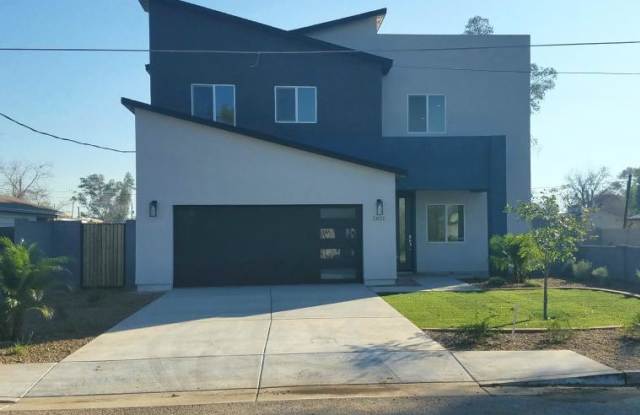 2821 N 28TH Place - 2821 North 28th Place, Phoenix, AZ 85008