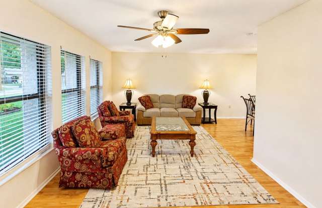 Seasonal/short term 3/2 pool home in Sarasota Gallery 4