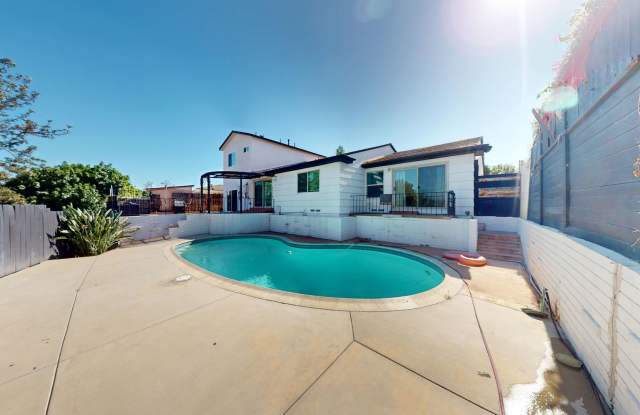 Spacious 5 Bedroom 3 Bath House on Prime Dorothy Way - POOL!! (Lease out, pending signatures. Check back in a few days!) Gallery 1