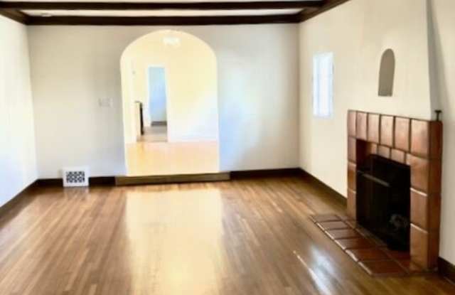 803 S Mansfield Ave Gallery 1