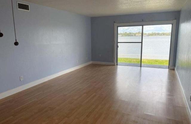 2801 N Halifax Avenue Gallery 2