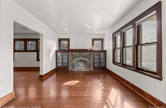 8804 Mason Place Gallery 2