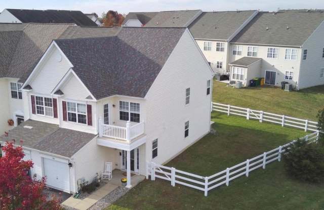 919 LANSDOWNE Road photos photos