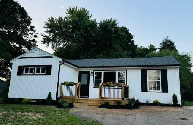 306 Manley Avenue - 306 Manley Avenue, Vine Grove, KY 40175