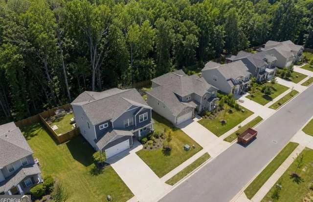 Spacious 5BR House in Mableton Gallery 3