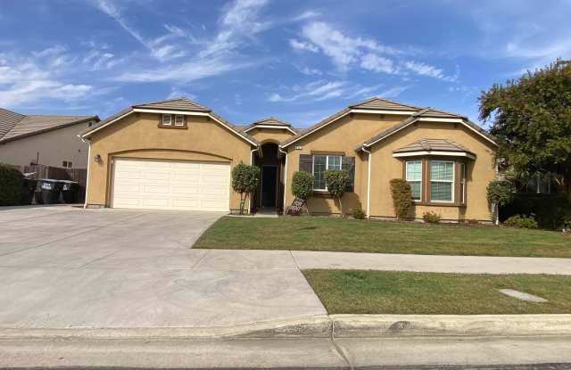 NW Visalia Home Available now, October SPECIAL! - 3542 West Oakridge Avenue, Visalia, CA 93291