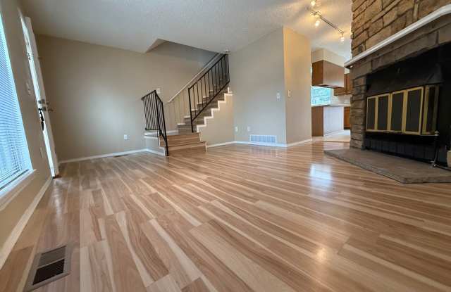 3 bed/2.5 bath townhome available for rent Gallery 3