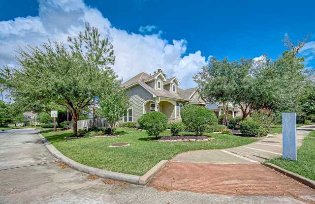 70 W Montfair Blvd - 70 West Montfair Boulevard, The Woodlands, TX 77382