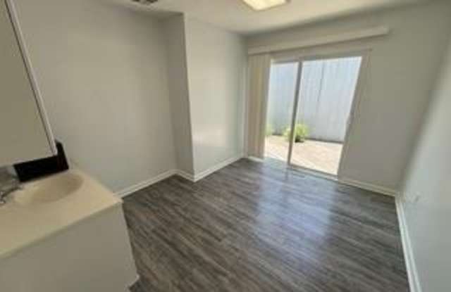 4304 S CLAIBORNE Avenue Gallery 3